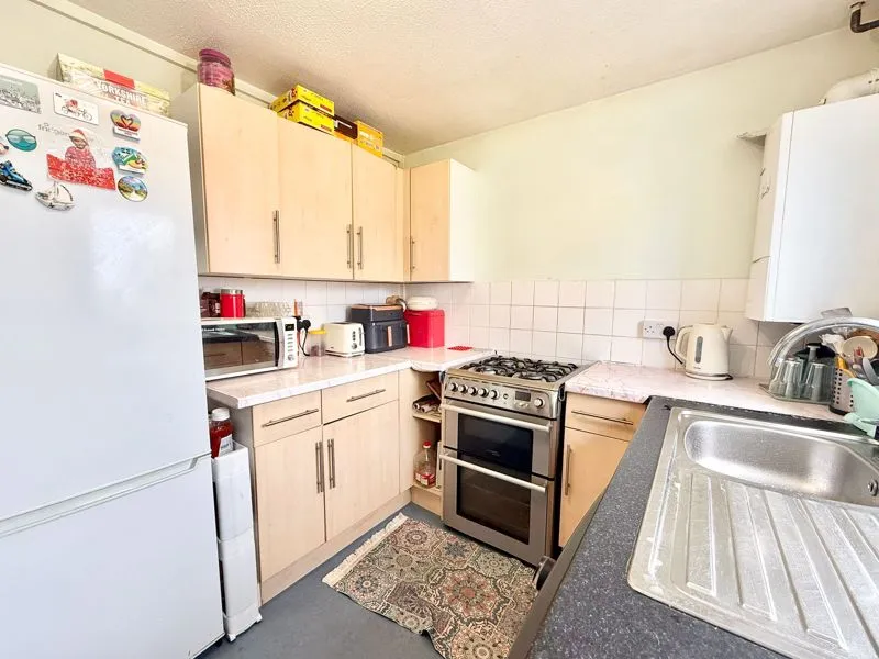 Holkham Close, Luton LU4 0YN, photo 7