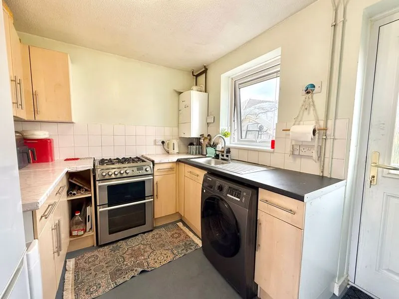 Holkham Close, Luton LU4 0YN, photo 6