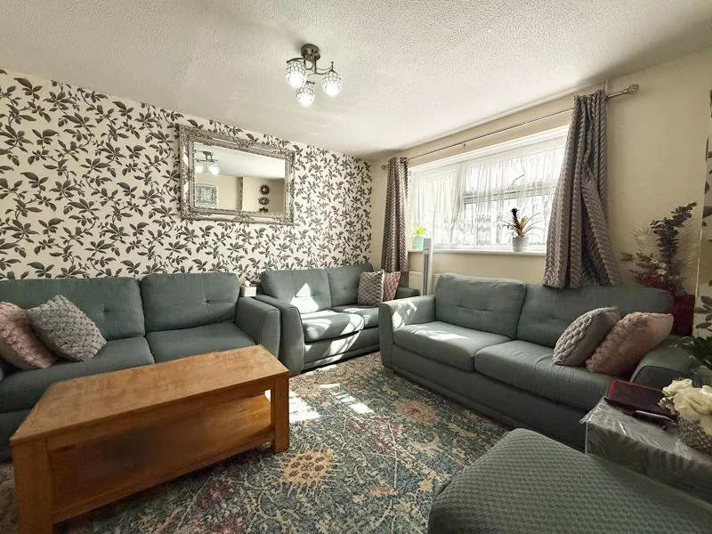 Holkham Close, Luton LU4 0YN, photo 4