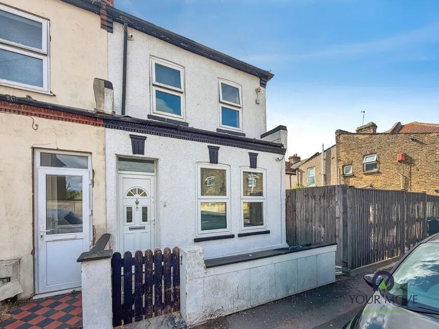 3 bed house for sale — Charlieville Road, Erith, DA8