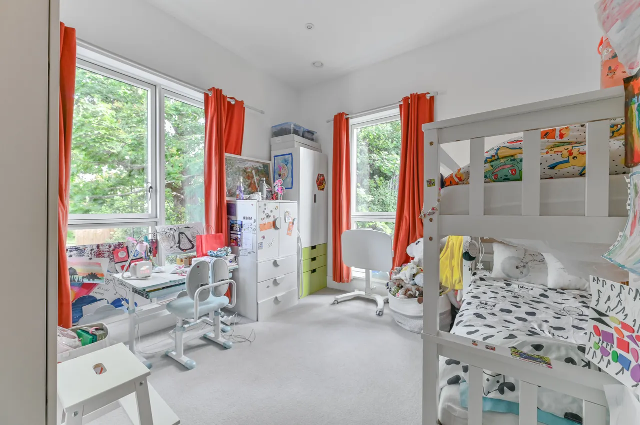 22a Ravensdale Gardens, London, photo 10