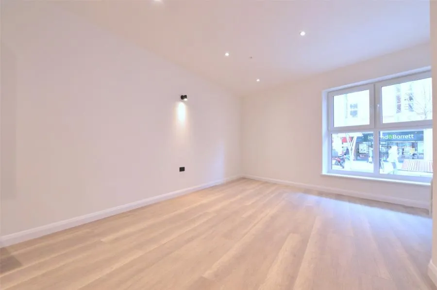 London Road, Redhill, RH1, photo 5