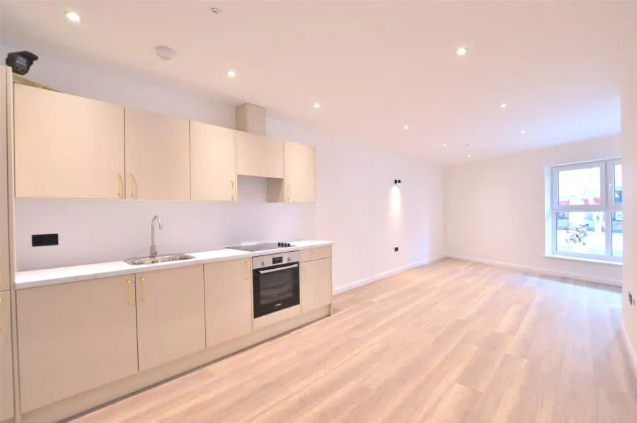 London Road, Redhill, RH1, photo 2