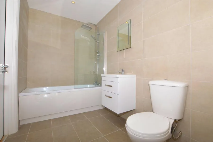 London Road, Redhill, RH1, photo 6