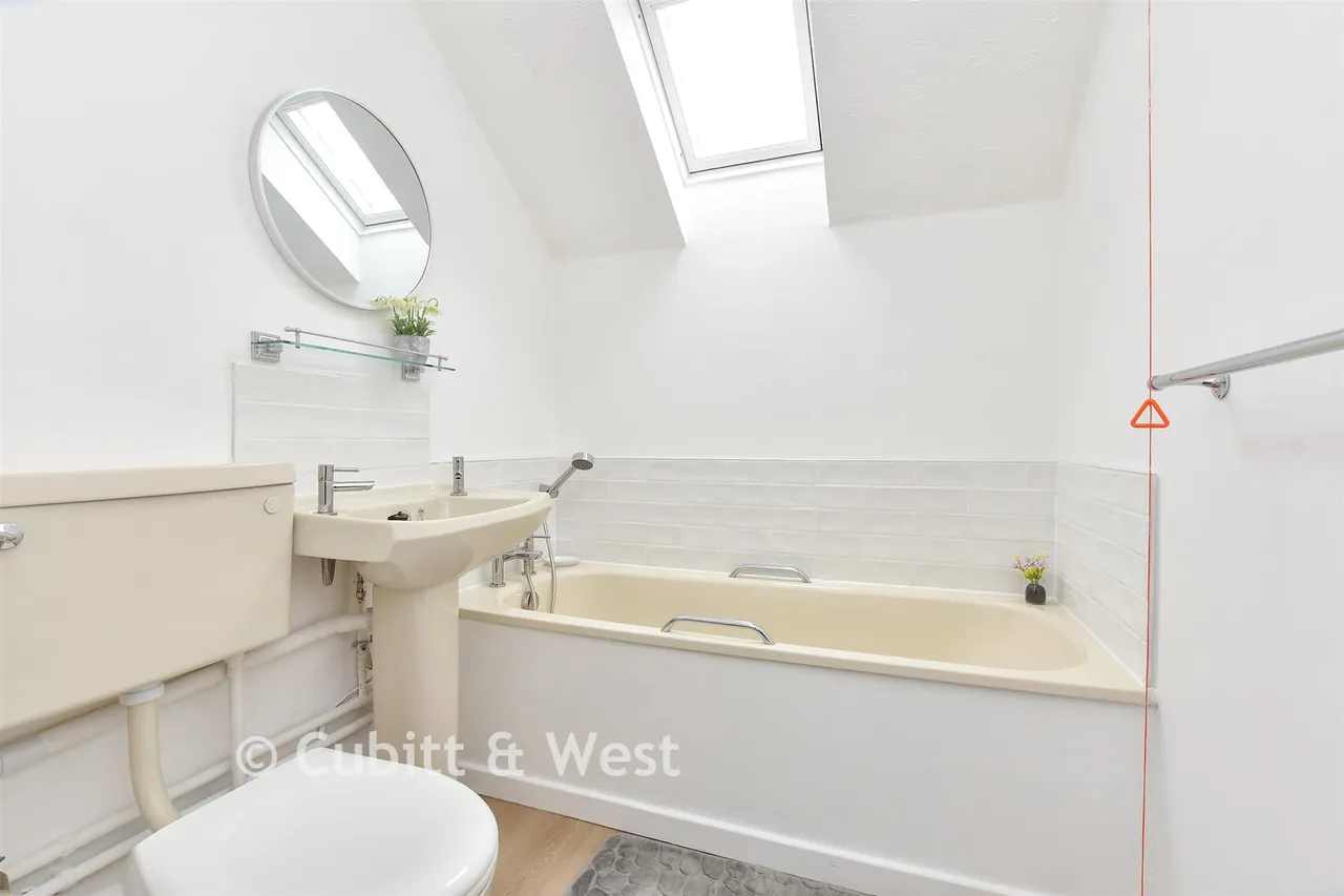 Henbit Close, Tadworth, KT20, photo 10