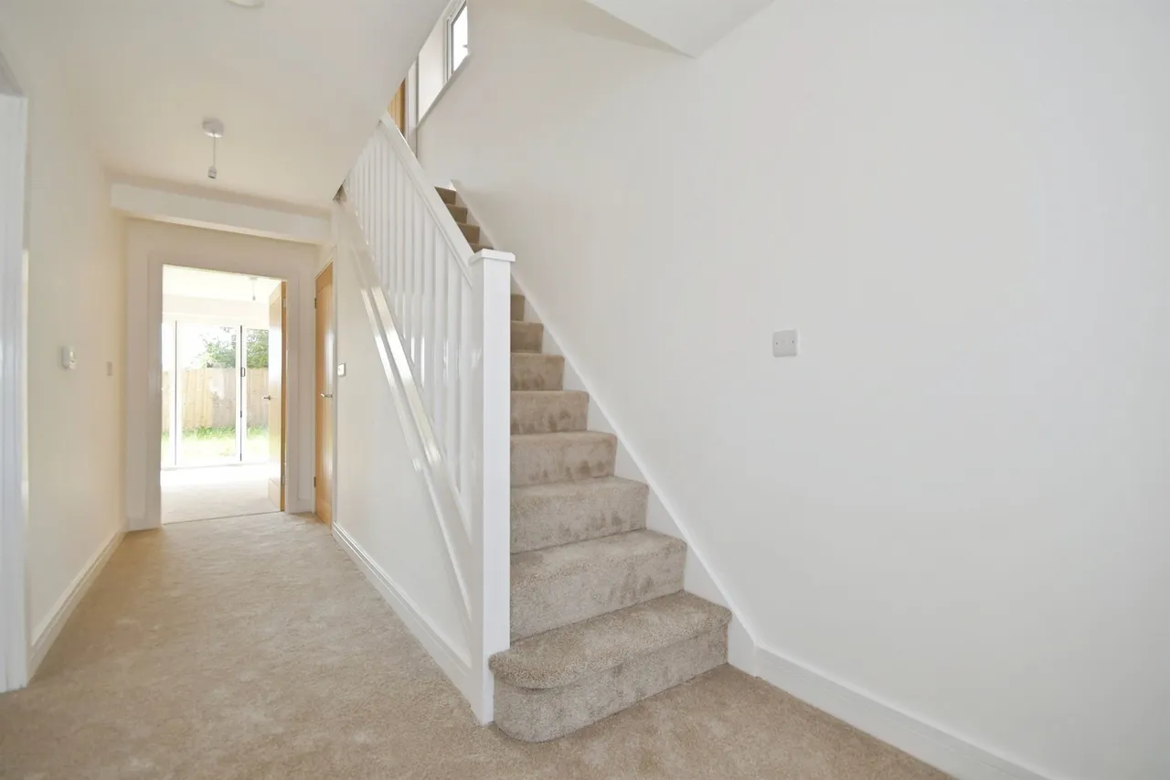 Belmont Drive, Stocksbridge, Sheffield, photo 9