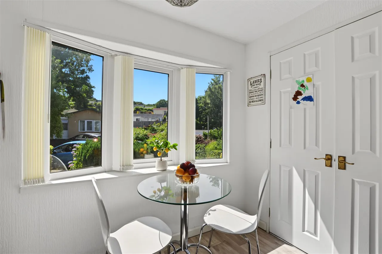 Barnsley Close, Killarney Park, NG6, photo 3