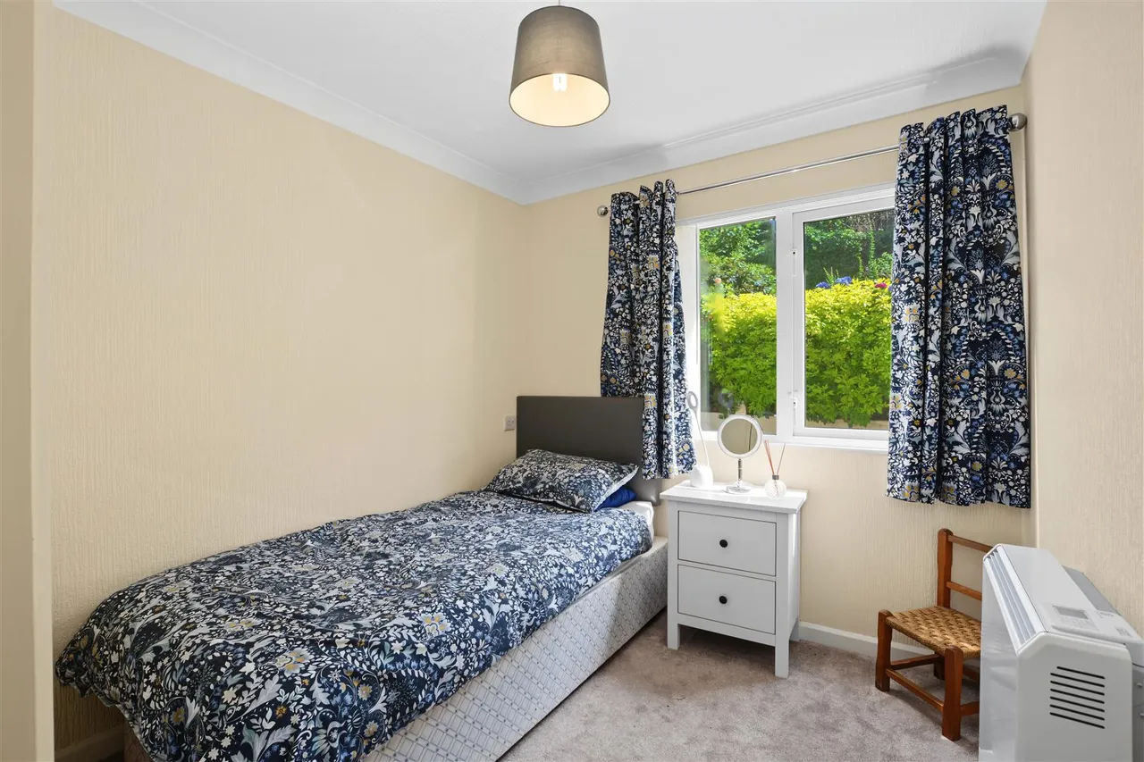Barnsley Close, Killarney Park, NG6, photo 7