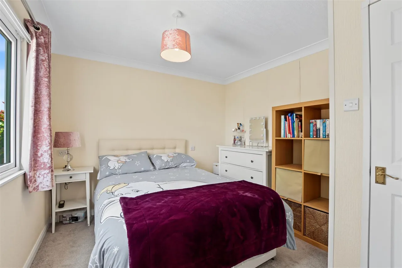 Barnsley Close, Killarney Park, NG6, photo 5