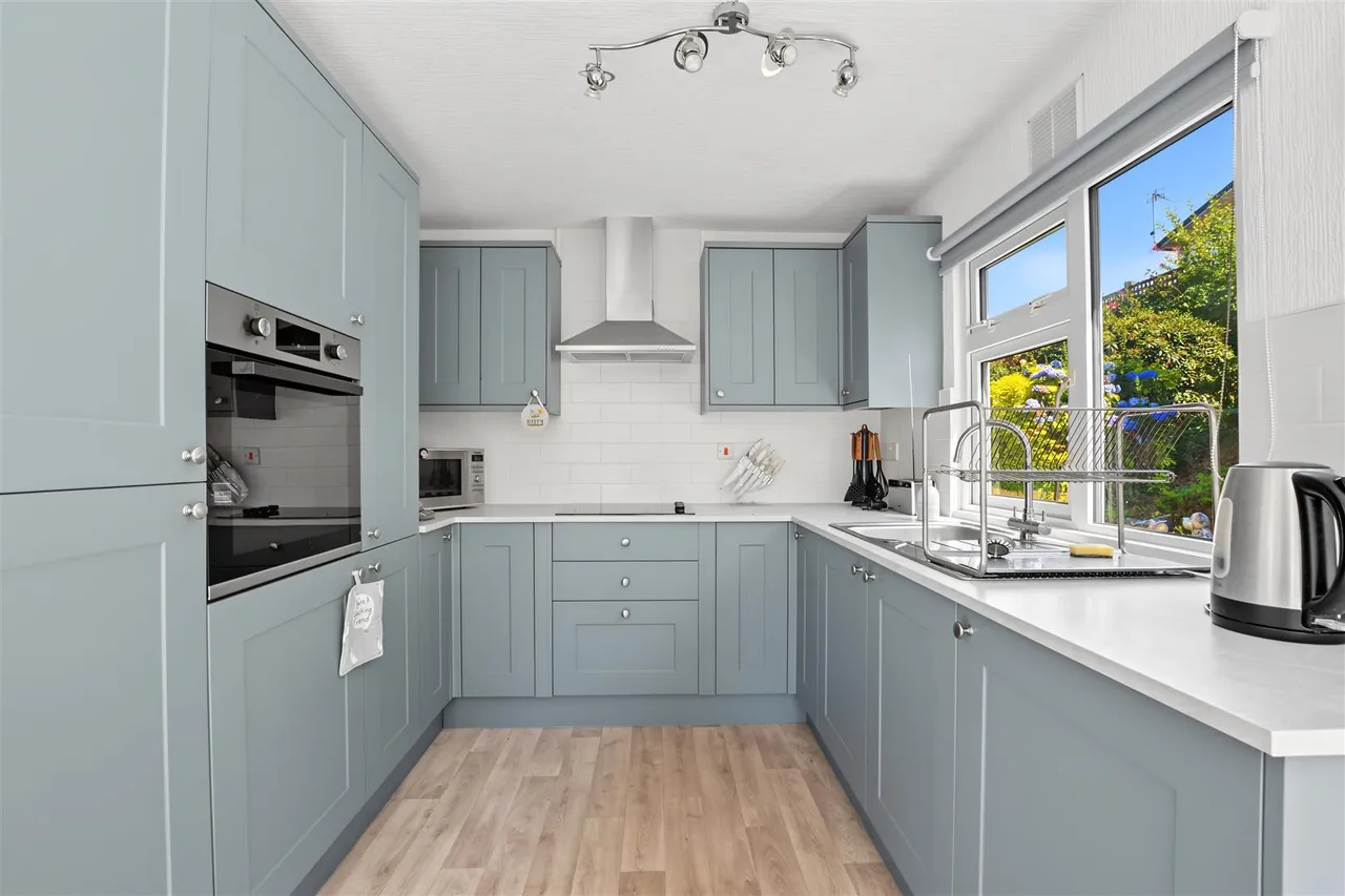 Barnsley Close, Killarney Park, NG6, photo 2