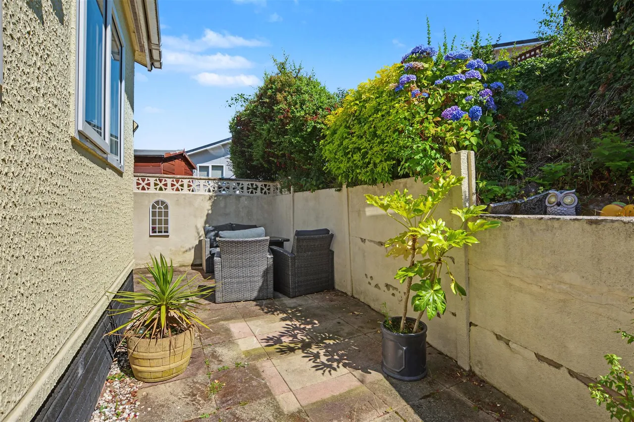 Barnsley Close, Killarney Park, NG6, photo 9