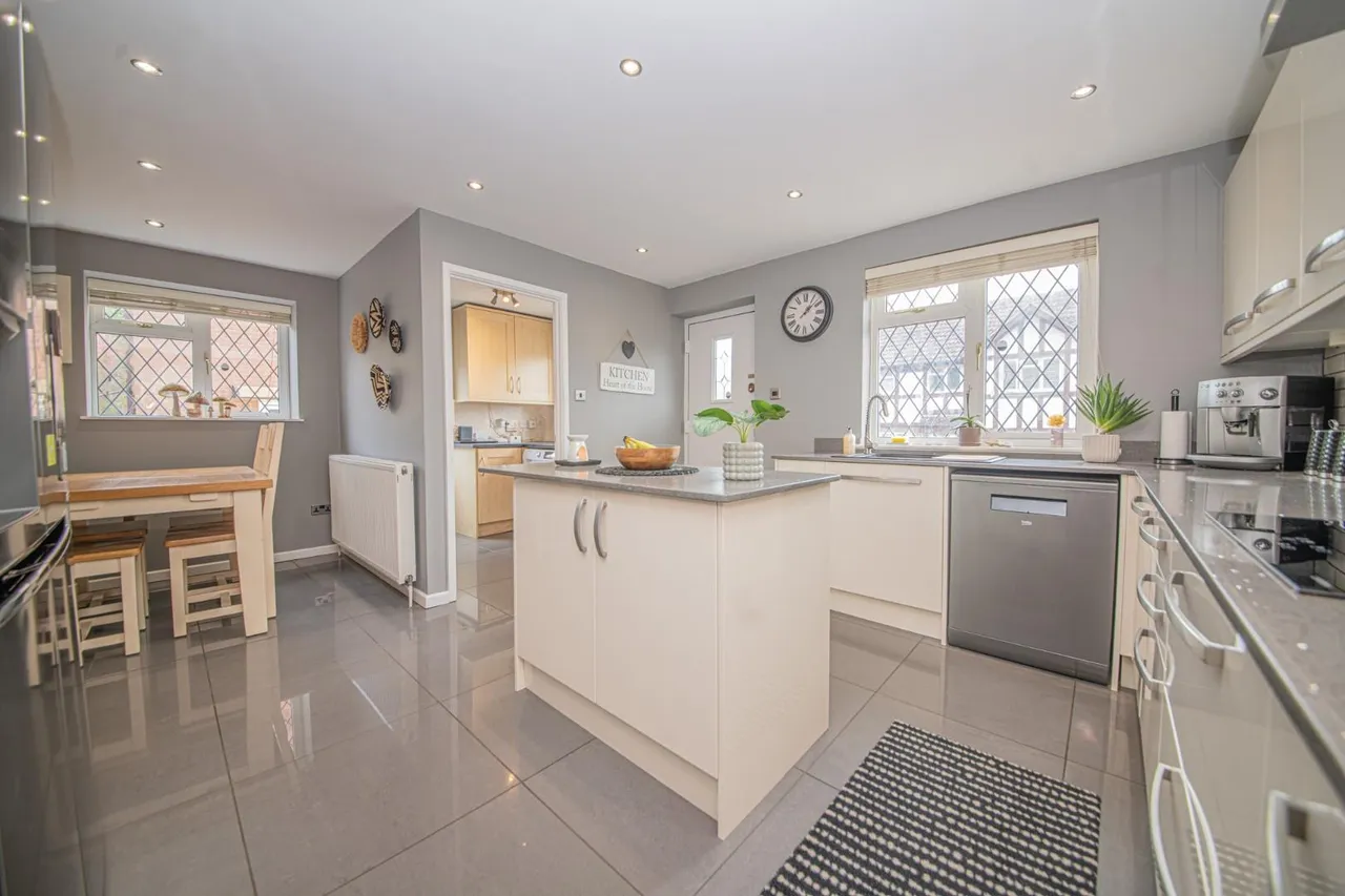 Mitre Copse, Bishopstoke, EASTLEIGH, Hampshire, SO50 8QE, photo 5