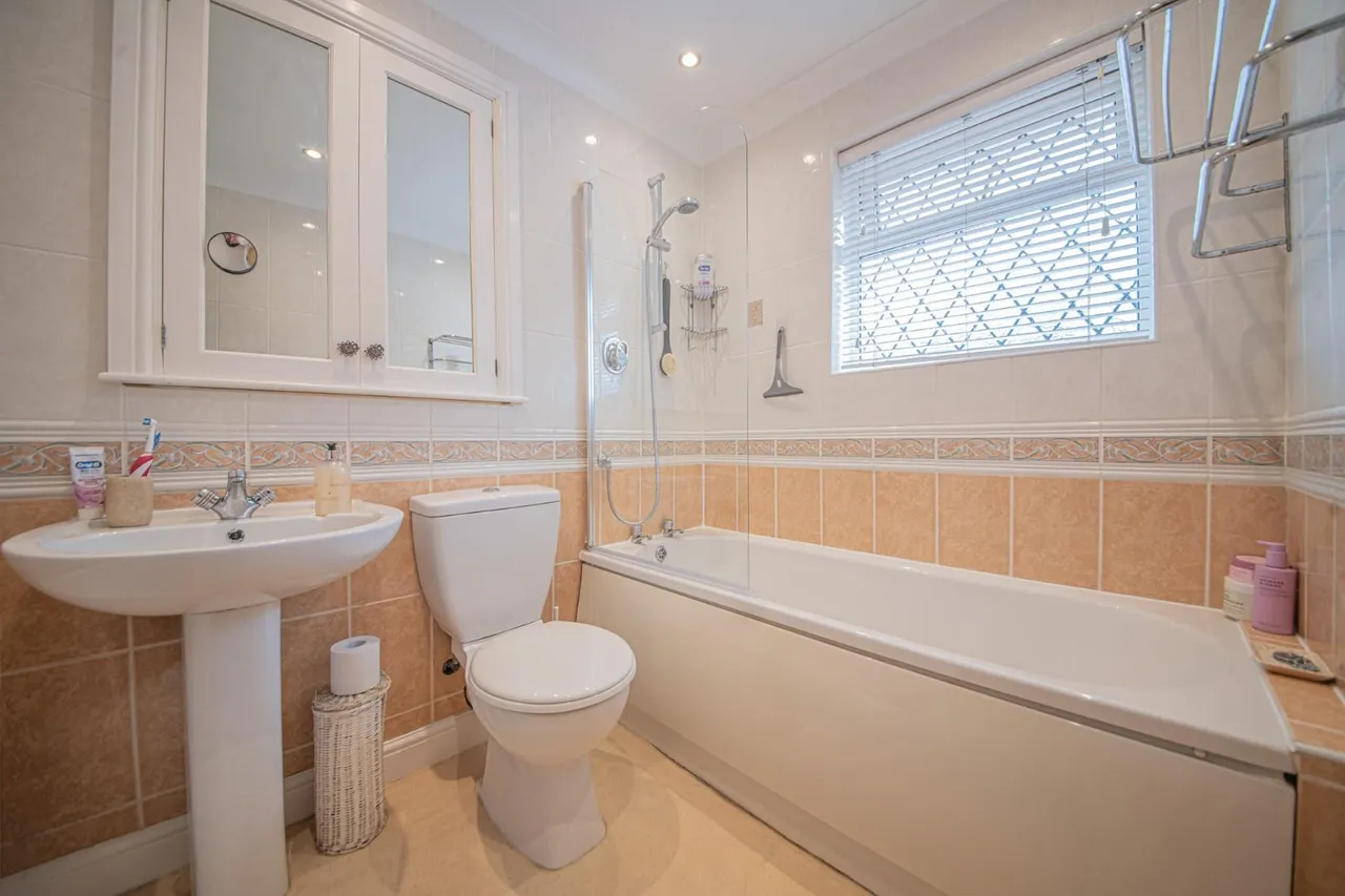 Mitre Copse, Bishopstoke, EASTLEIGH, Hampshire, SO50 8QE, photo 17