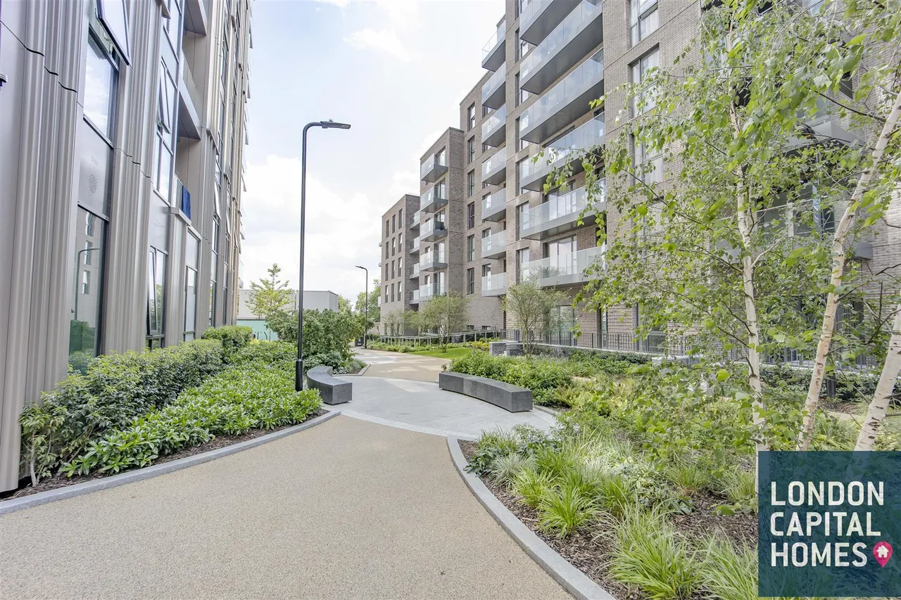 Coster Avenue, London, photo 20