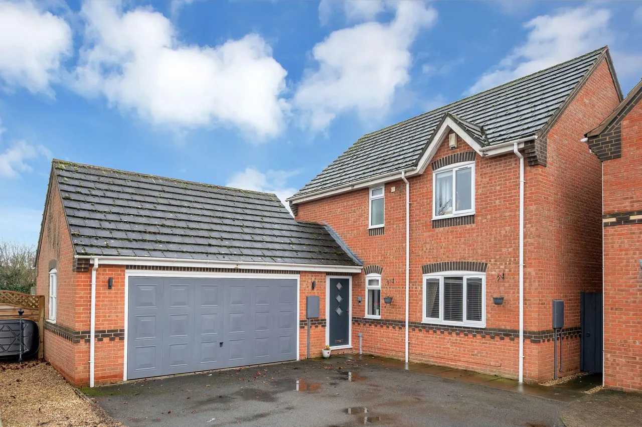 4 bed house for sale, Primrose Way, Stamford, PE9