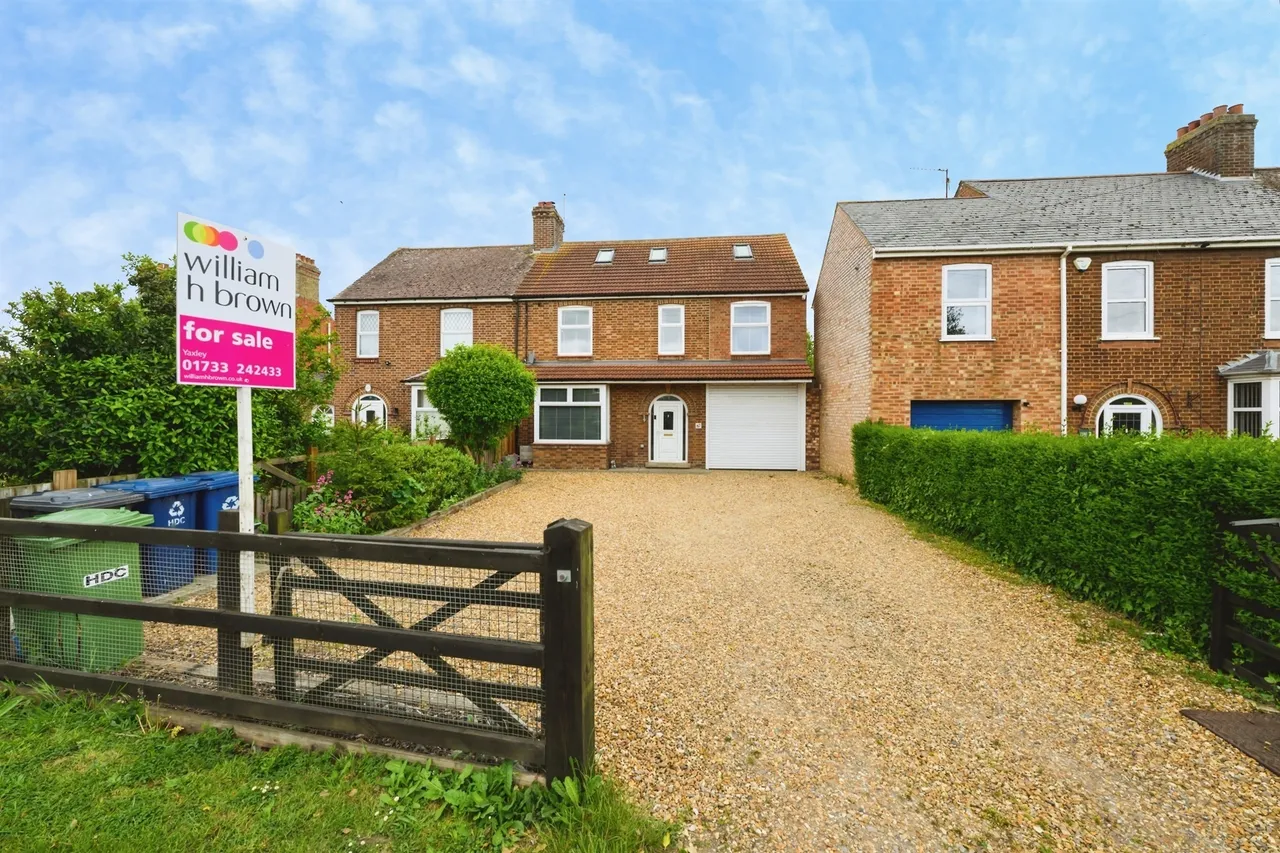 4 bed house for sale, Peterborough Road, Farcet, PE7