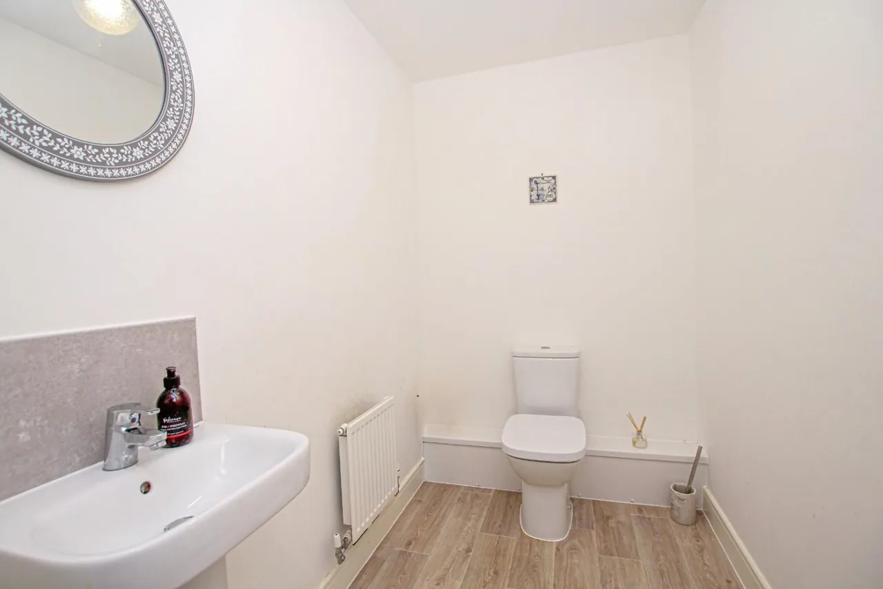 Wallis Drive, Leighton Buzzard, LU7, photo 14