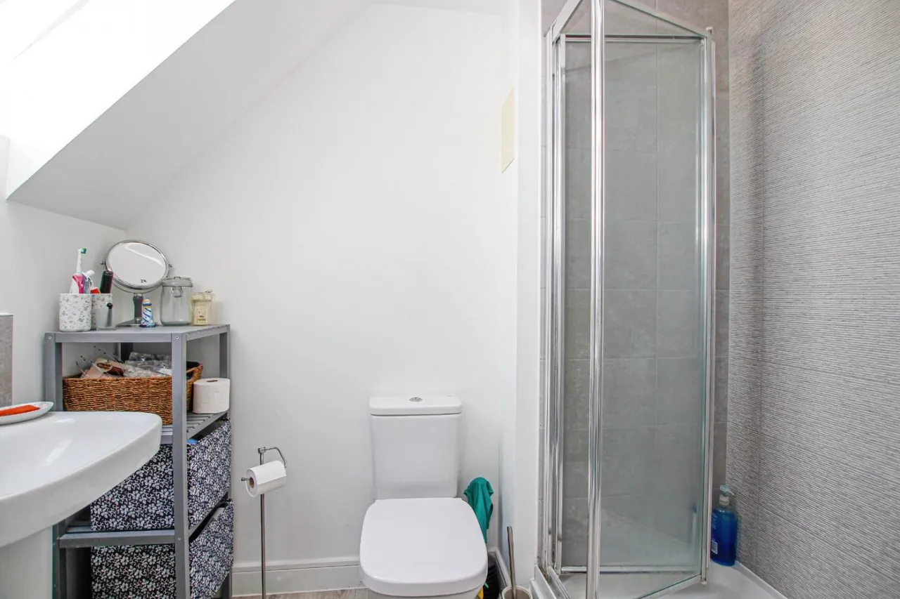 Wallis Drive, Leighton Buzzard, LU7, photo 9