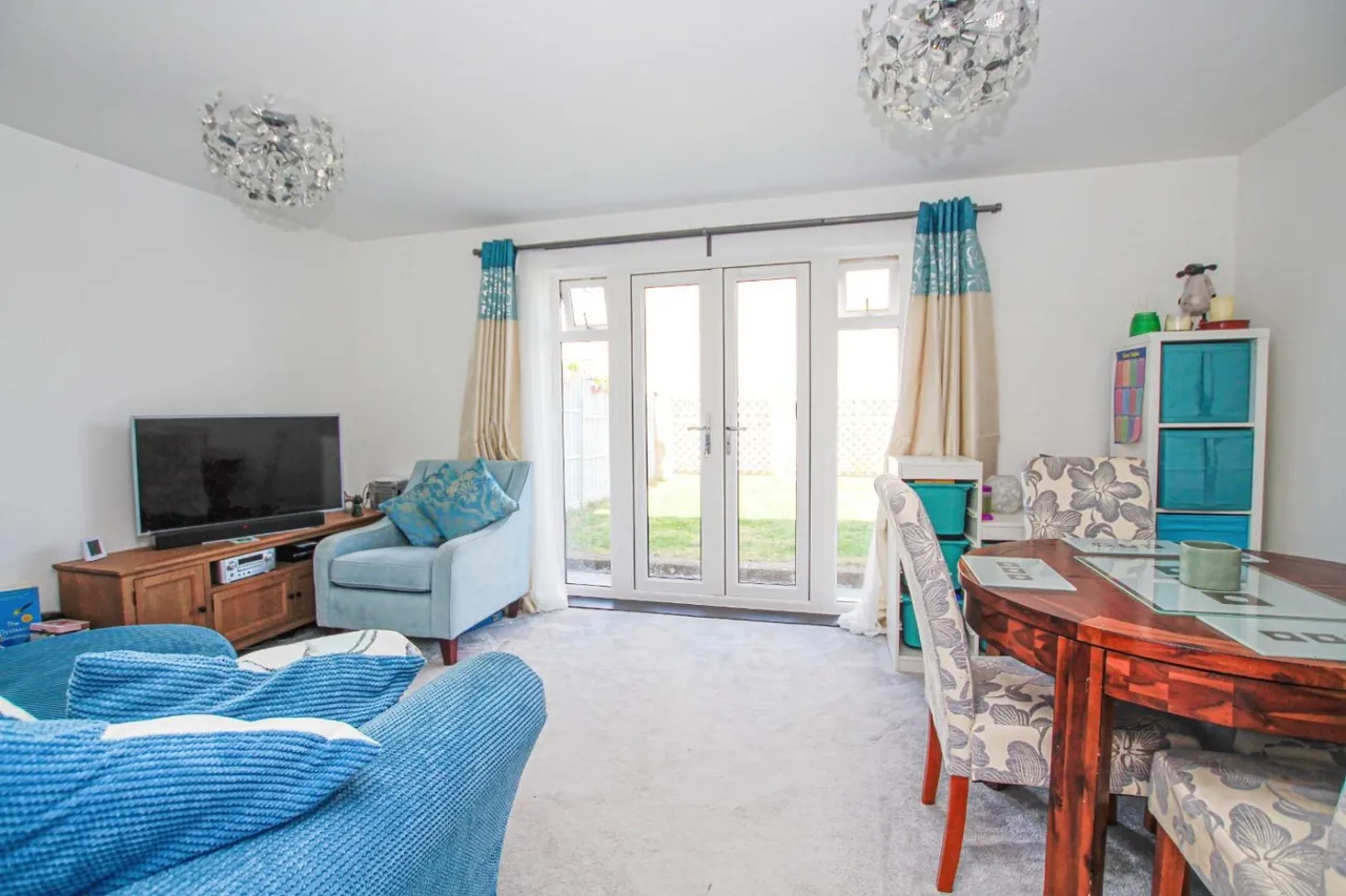Wallis Drive, Leighton Buzzard, LU7, photo 3