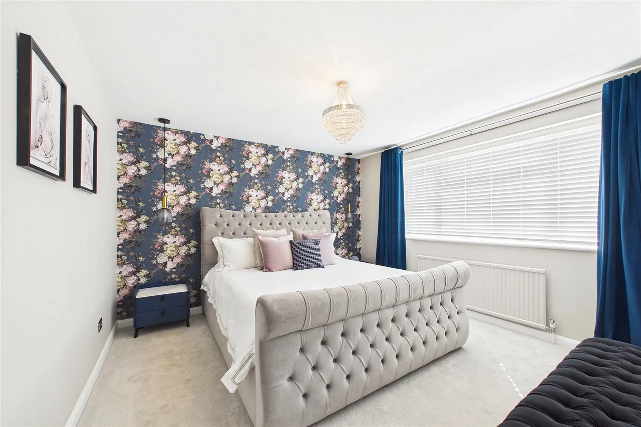 Ambleside Road, Lightwater, GU18, photo 11
