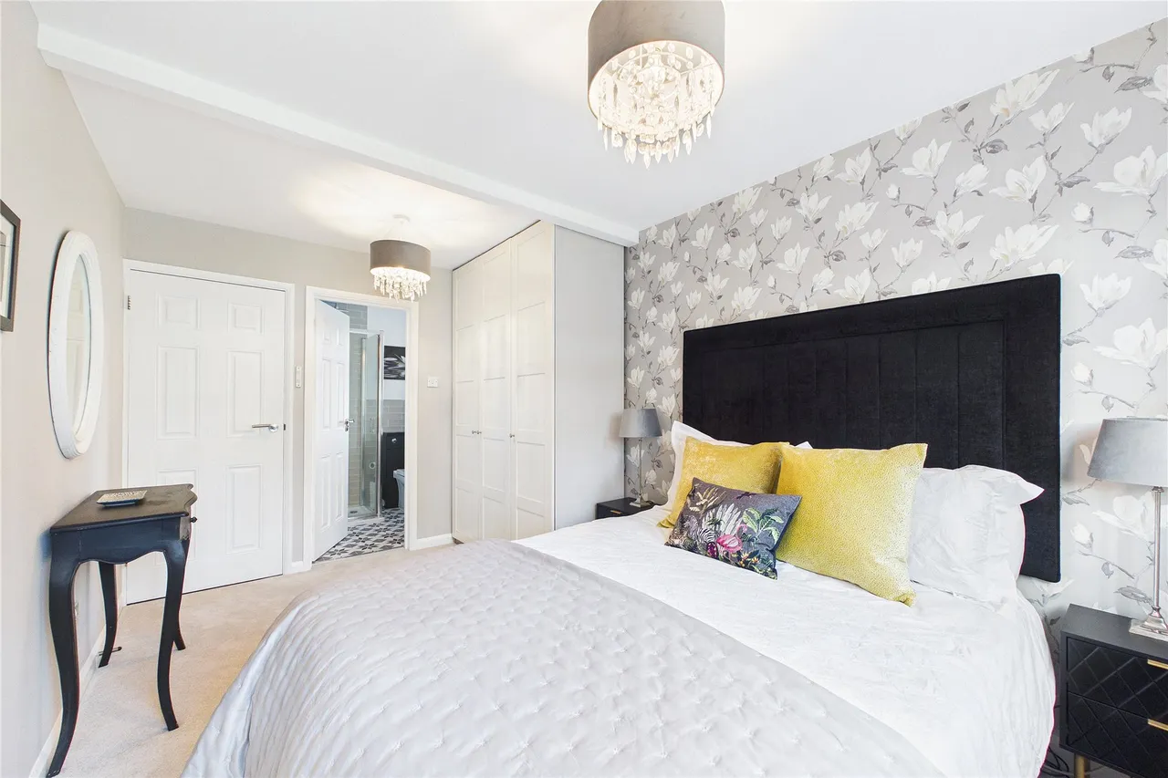 Ambleside Road, Lightwater, GU18, photo 12