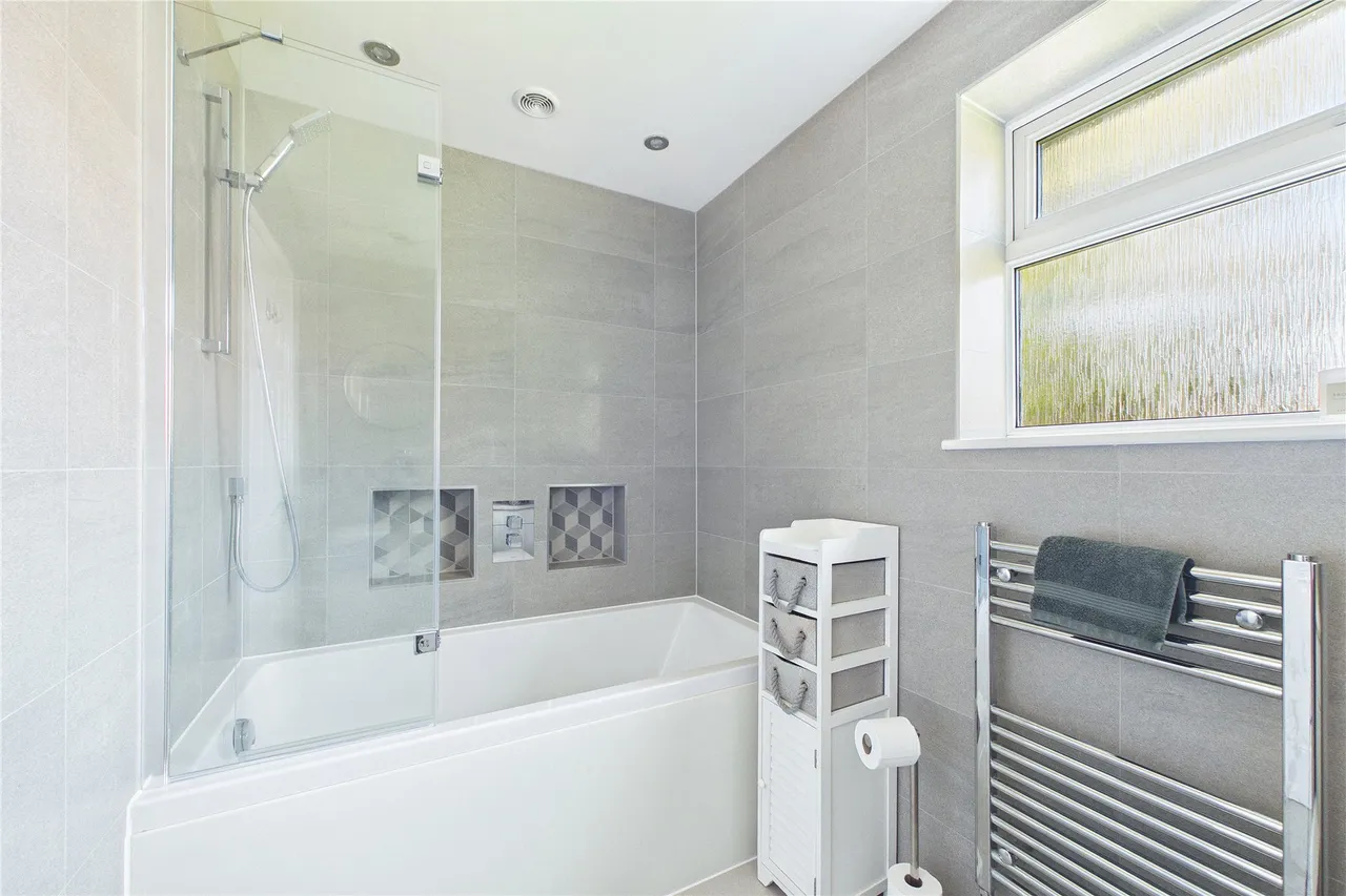 Ambleside Road, Lightwater, GU18, photo 16