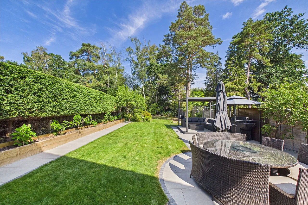 Ambleside Road, Lightwater, GU18, photo 18