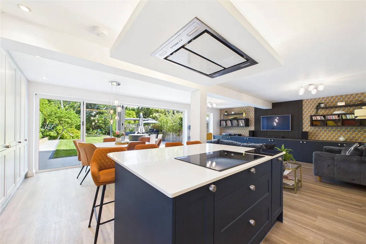 Ambleside Road, Lightwater, GU18, photo 3