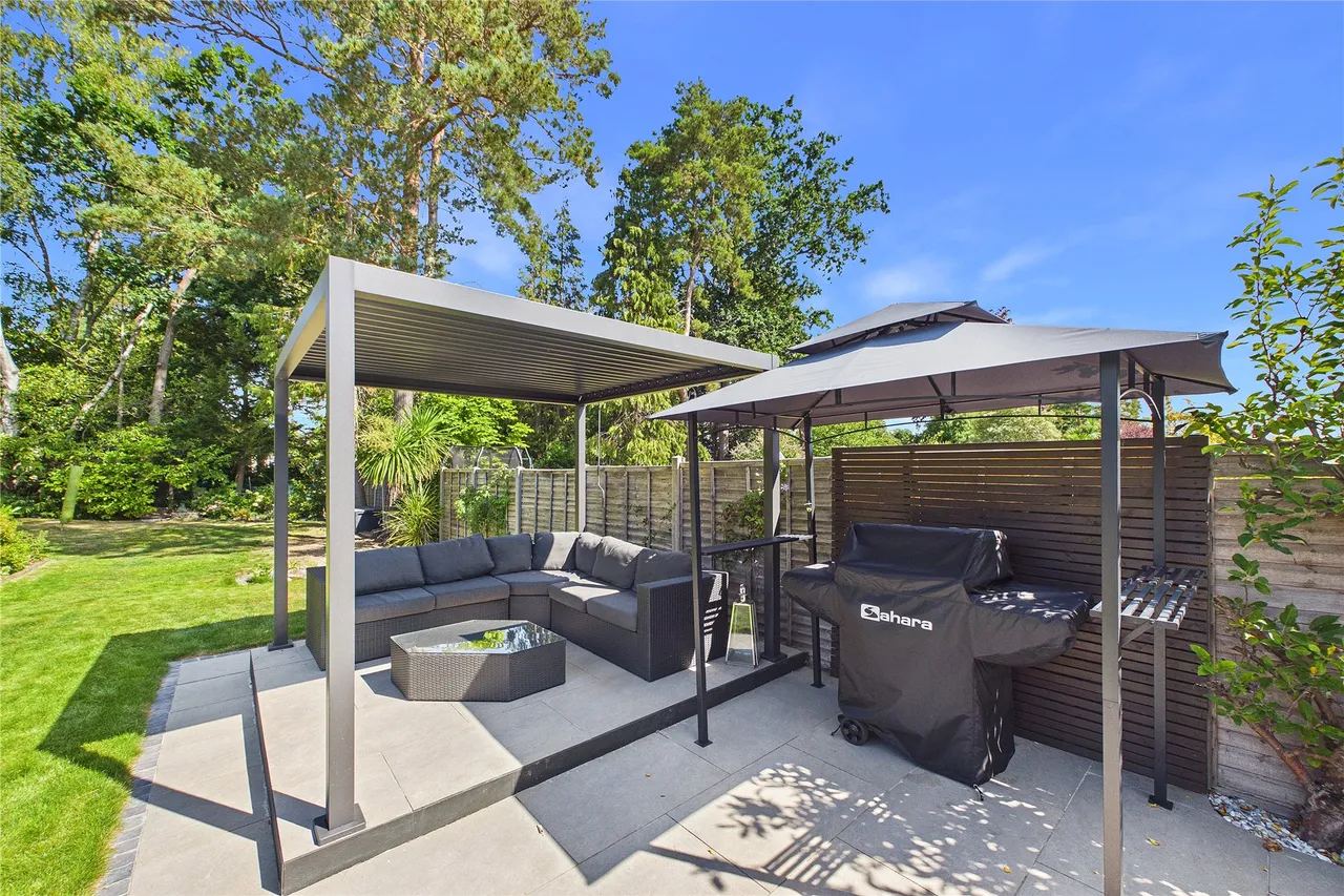 Ambleside Road, Lightwater, GU18, photo 19