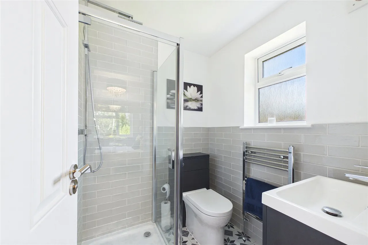 Ambleside Road, Lightwater, GU18, photo 13