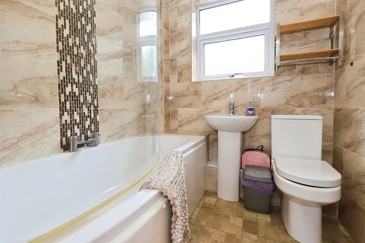 Bridgewater Drive, Bilston, WV14, photo 11