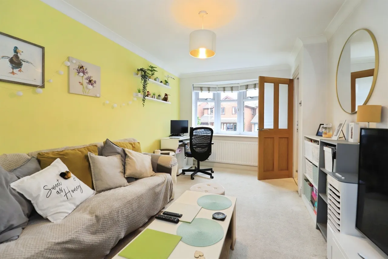 Bridgewater Drive, Bilston, WV14, photo 3