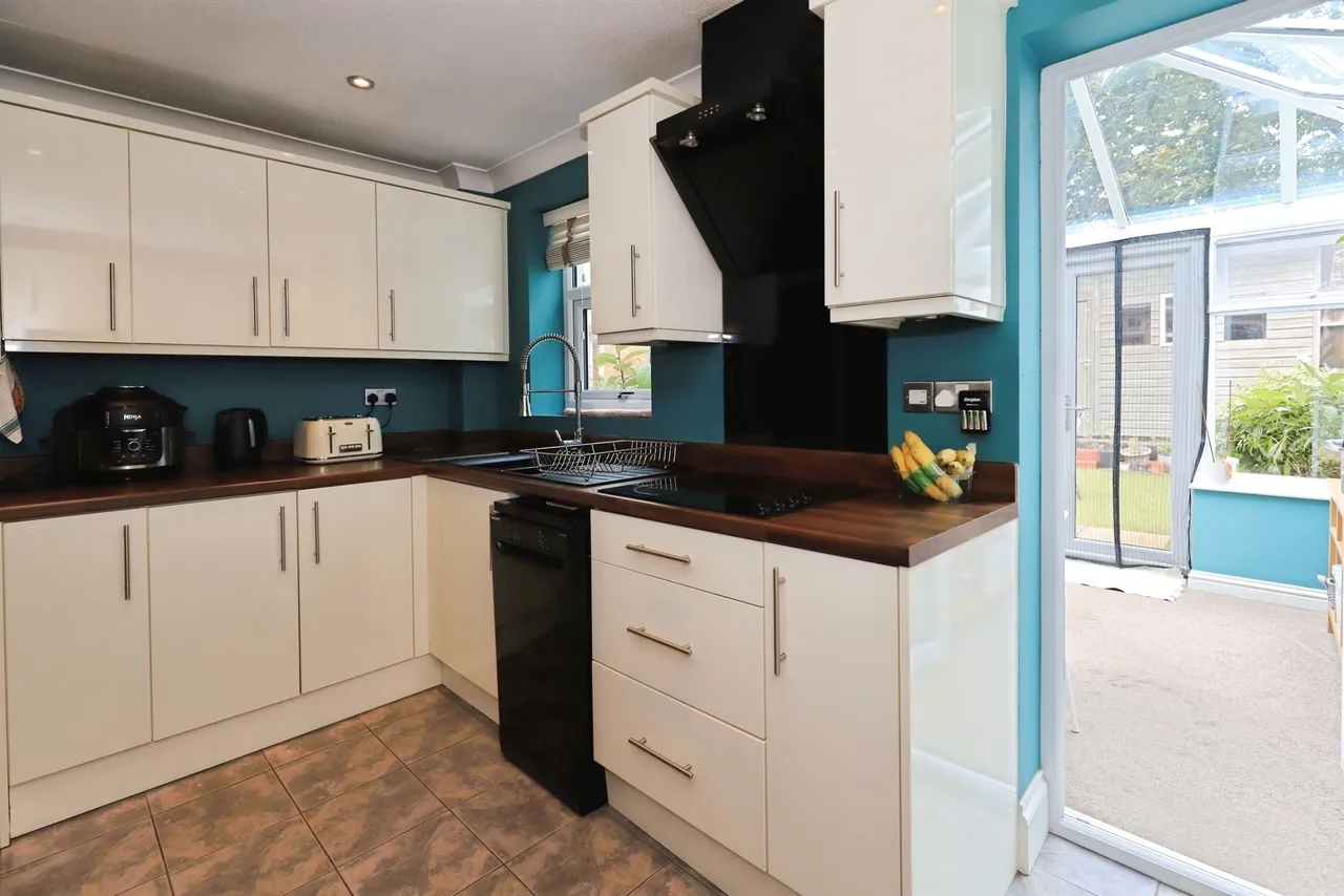 Bridgewater Drive, Bilston, WV14, photo 6