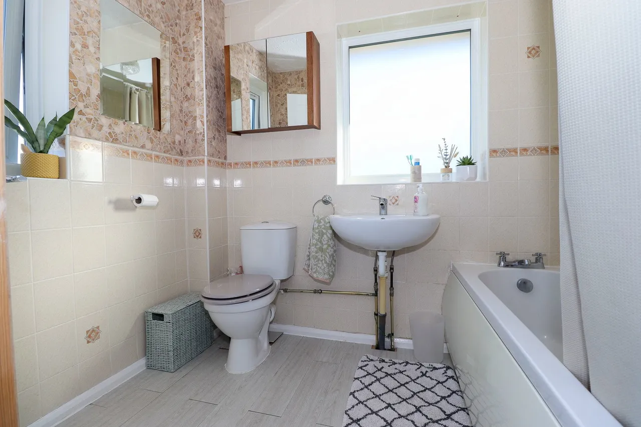 Philip Gardens, St. Neots, PE19, photo 12