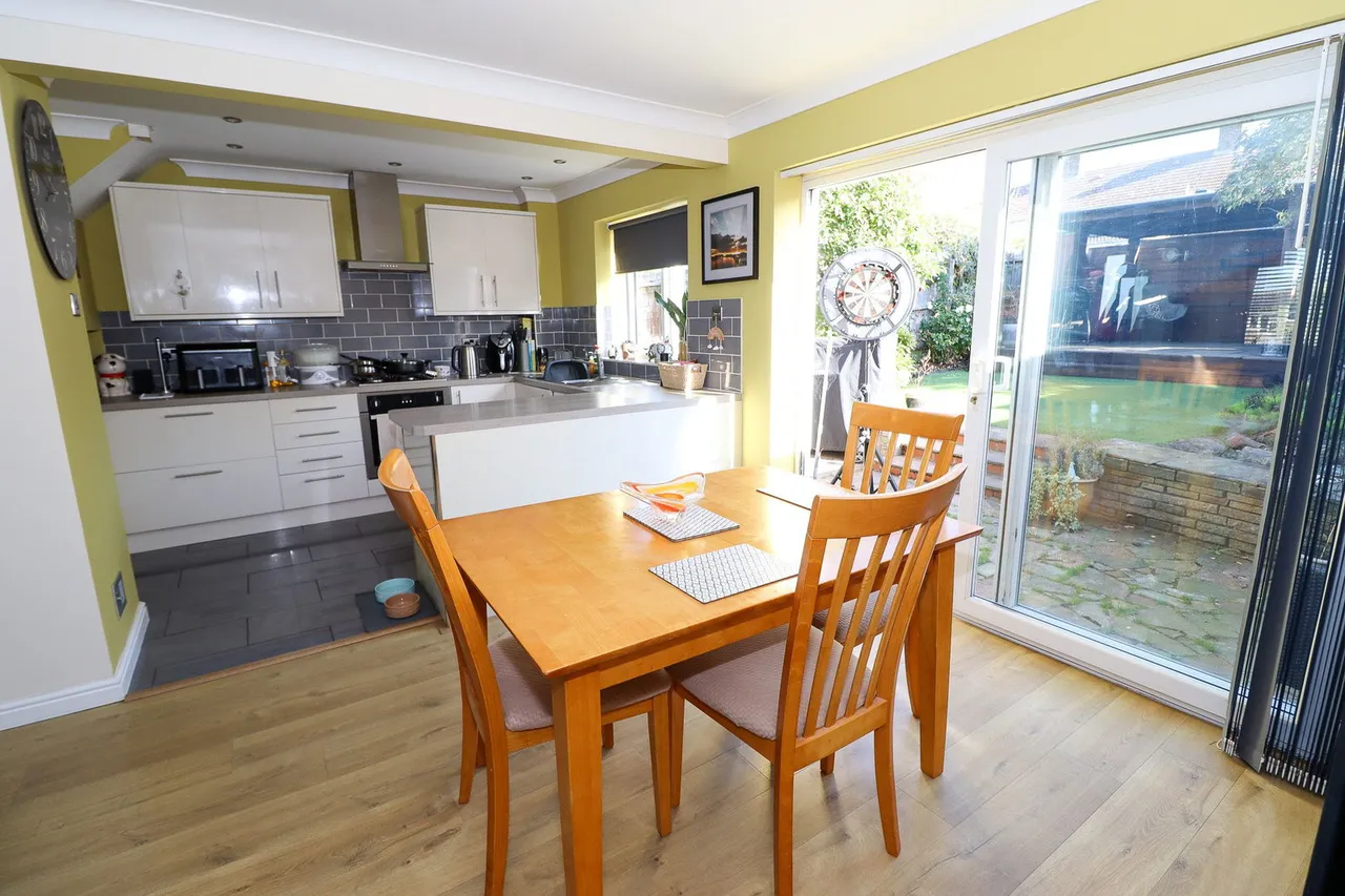 Philip Gardens, St. Neots, PE19, photo 7