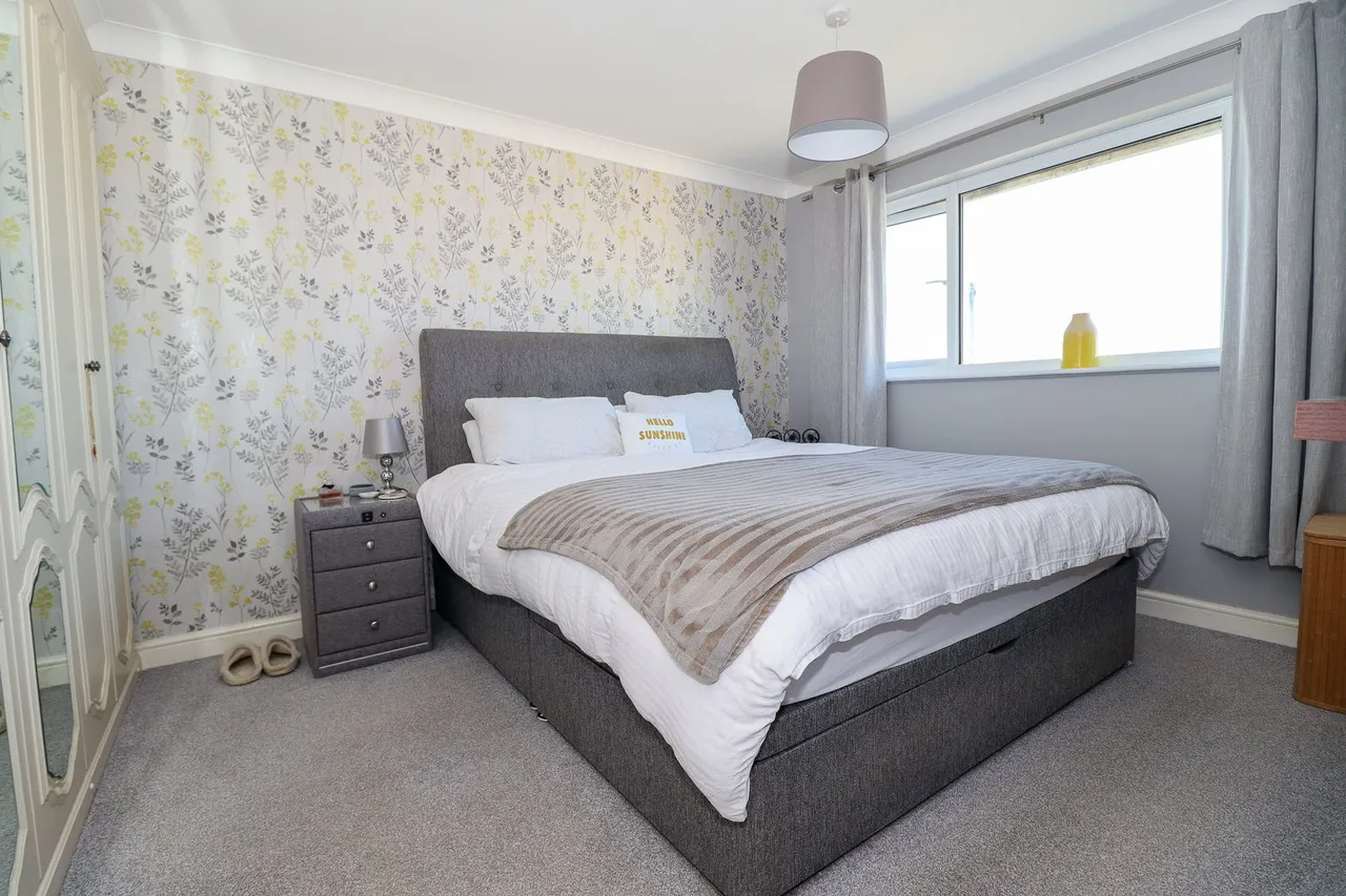 Philip Gardens, St. Neots, PE19, photo 13