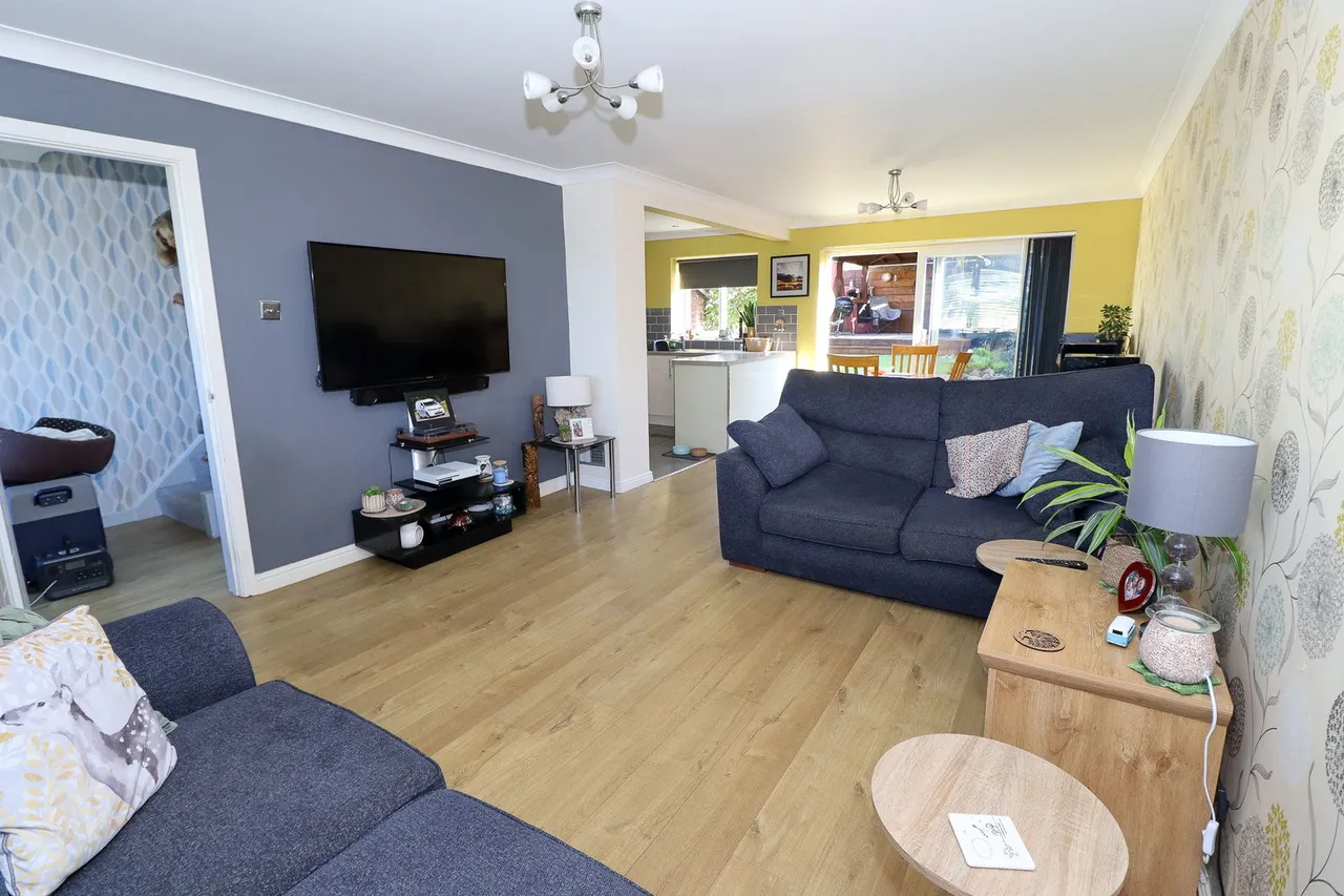 Philip Gardens, St. Neots, PE19, photo 2