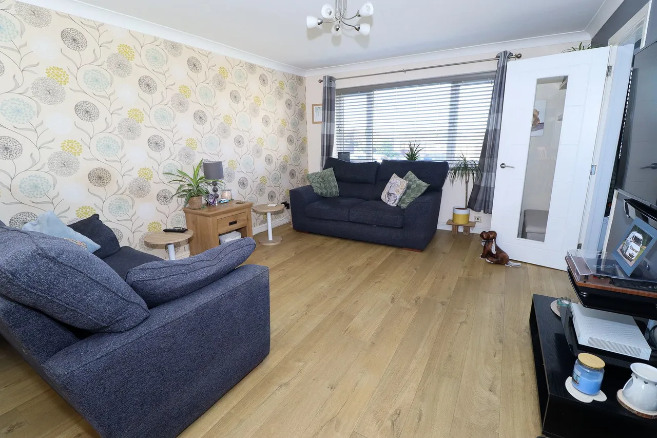 Philip Gardens, St. Neots, PE19, photo 4