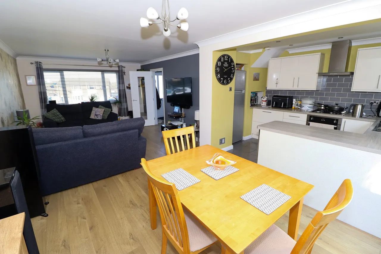 Philip Gardens, St. Neots, PE19, photo 6