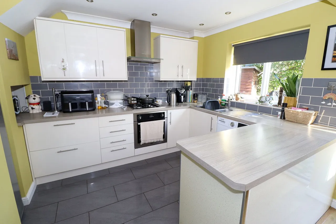 Philip Gardens, St. Neots, PE19, photo 8