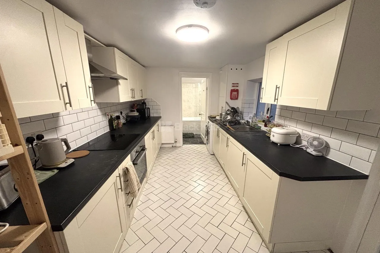 4 bed house to rent, Ada Road, SE5