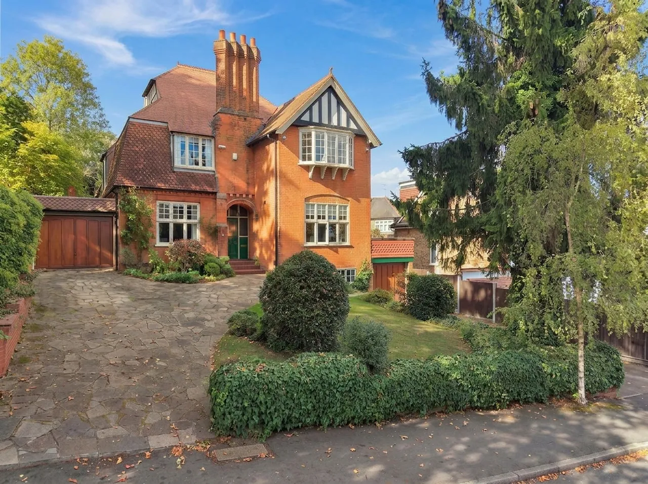 4 bed house for sale, Westbury Road, Buckhurst Hill, IG9