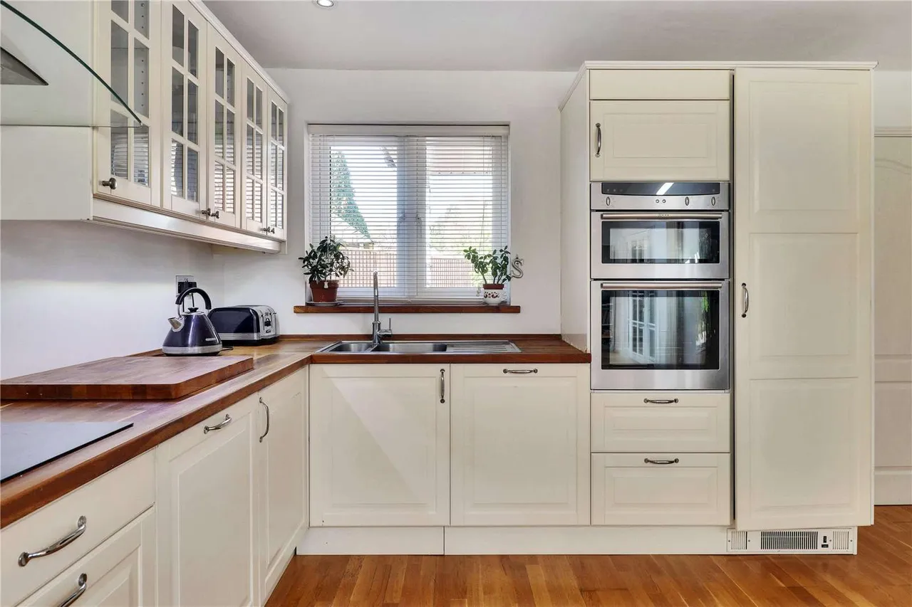 Benhall Mill Road, Tunbridge Wells, Kent, TN2 5JH, photo 5