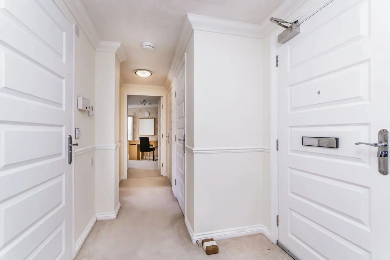 Caterham Lodge, 2 Stafford Road, Caterham, Surrey, CR3, photo 5