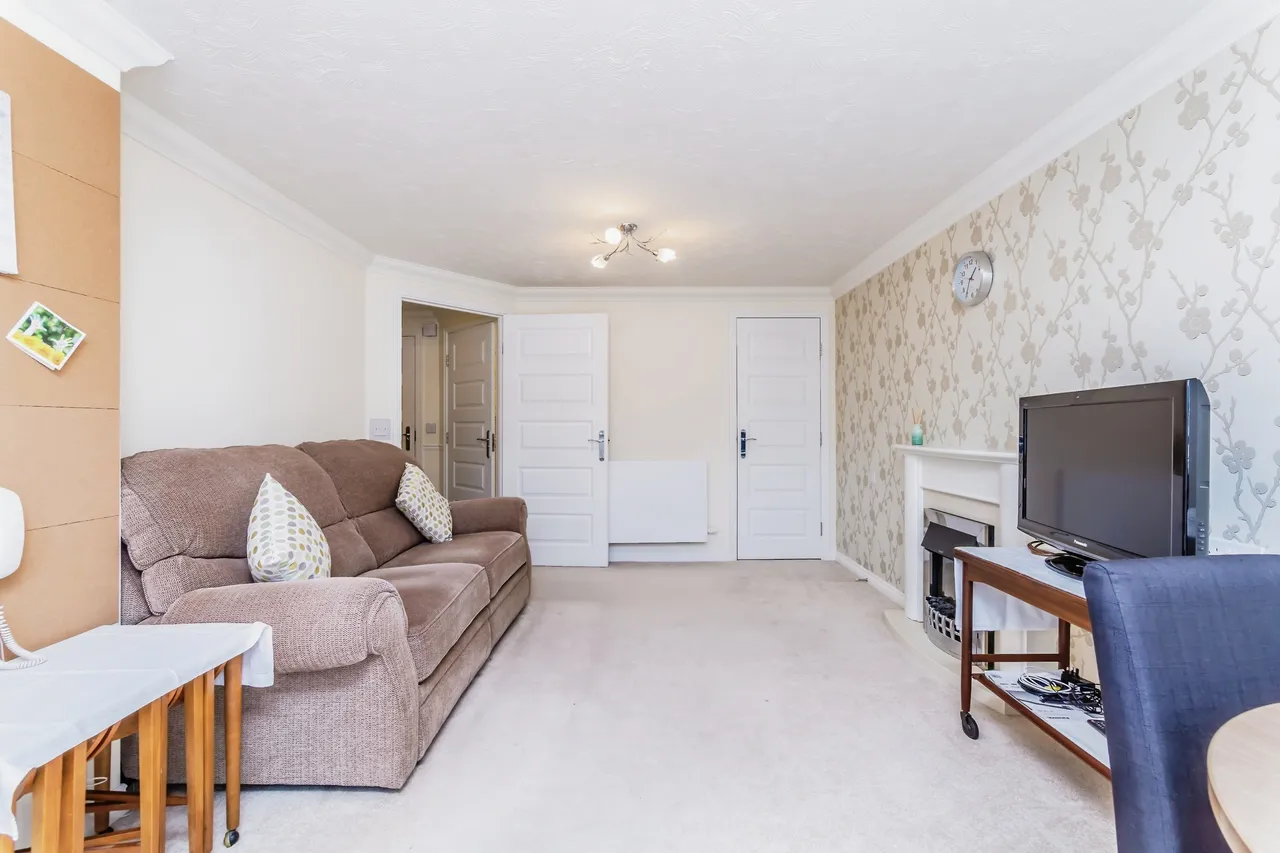 Caterham Lodge, 2 Stafford Road, Caterham, Surrey, CR3, photo 16