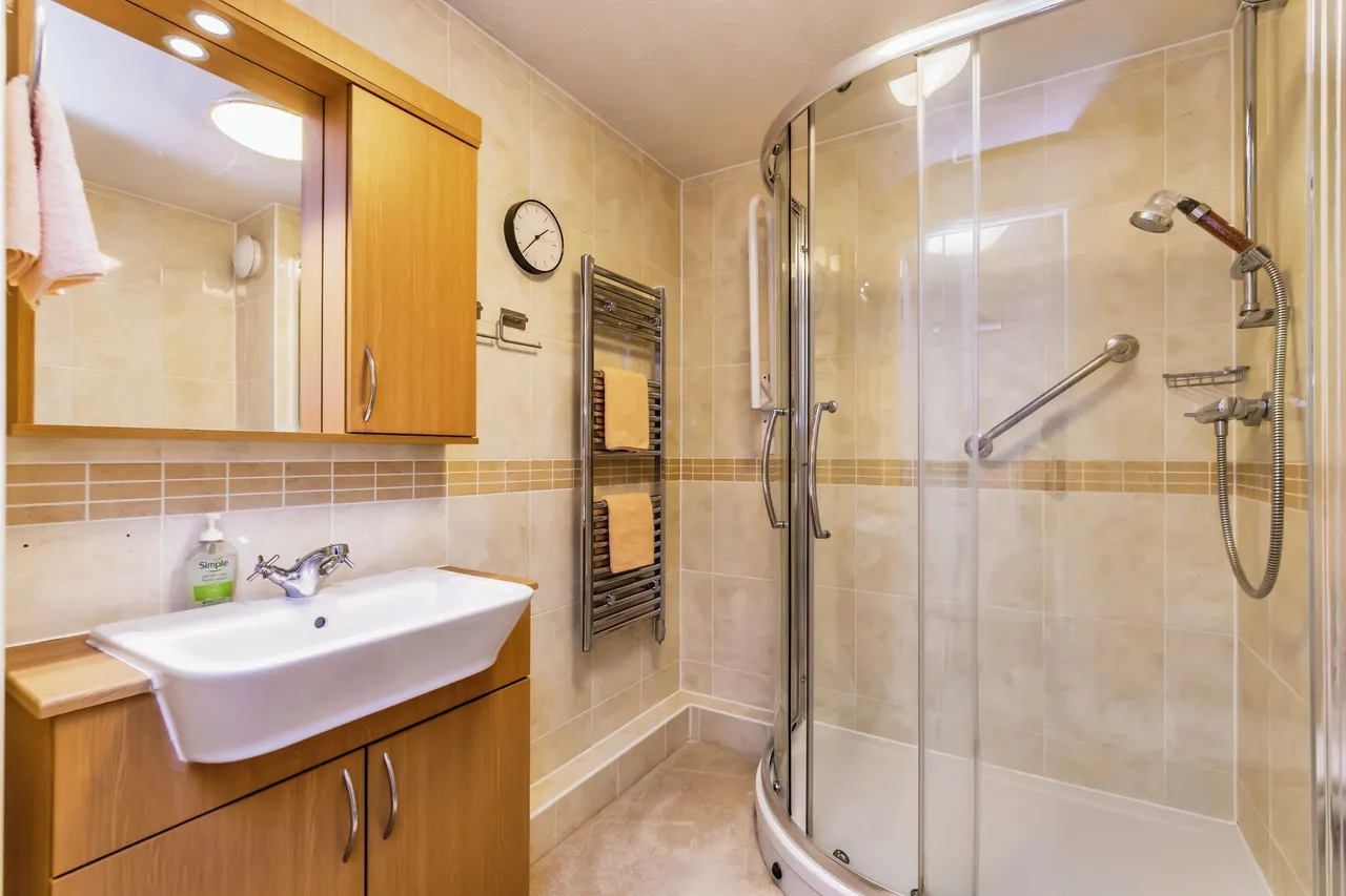 Caterham Lodge, 2 Stafford Road, Caterham, Surrey, CR3, photo 8
