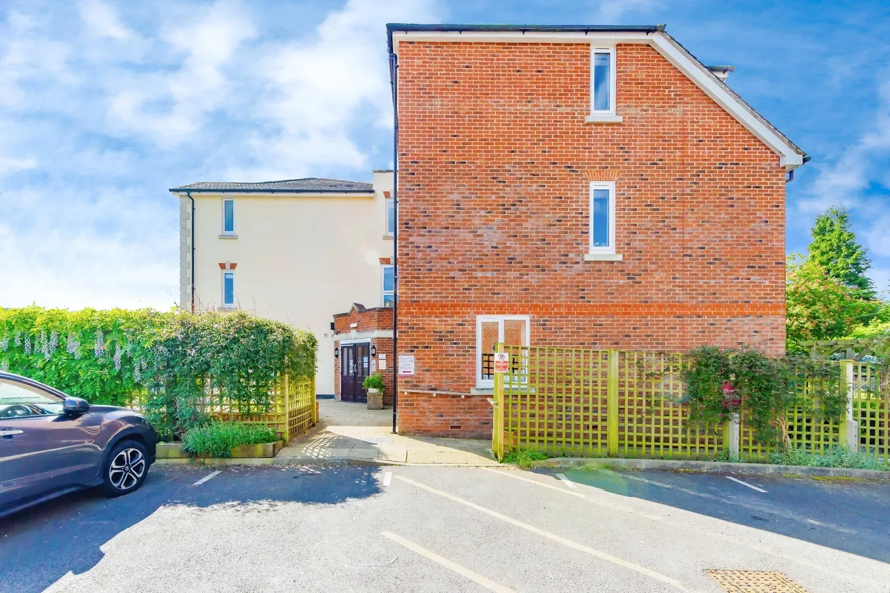 Caterham Lodge, 2 Stafford Road, Caterham, Surrey, CR3, photo 17