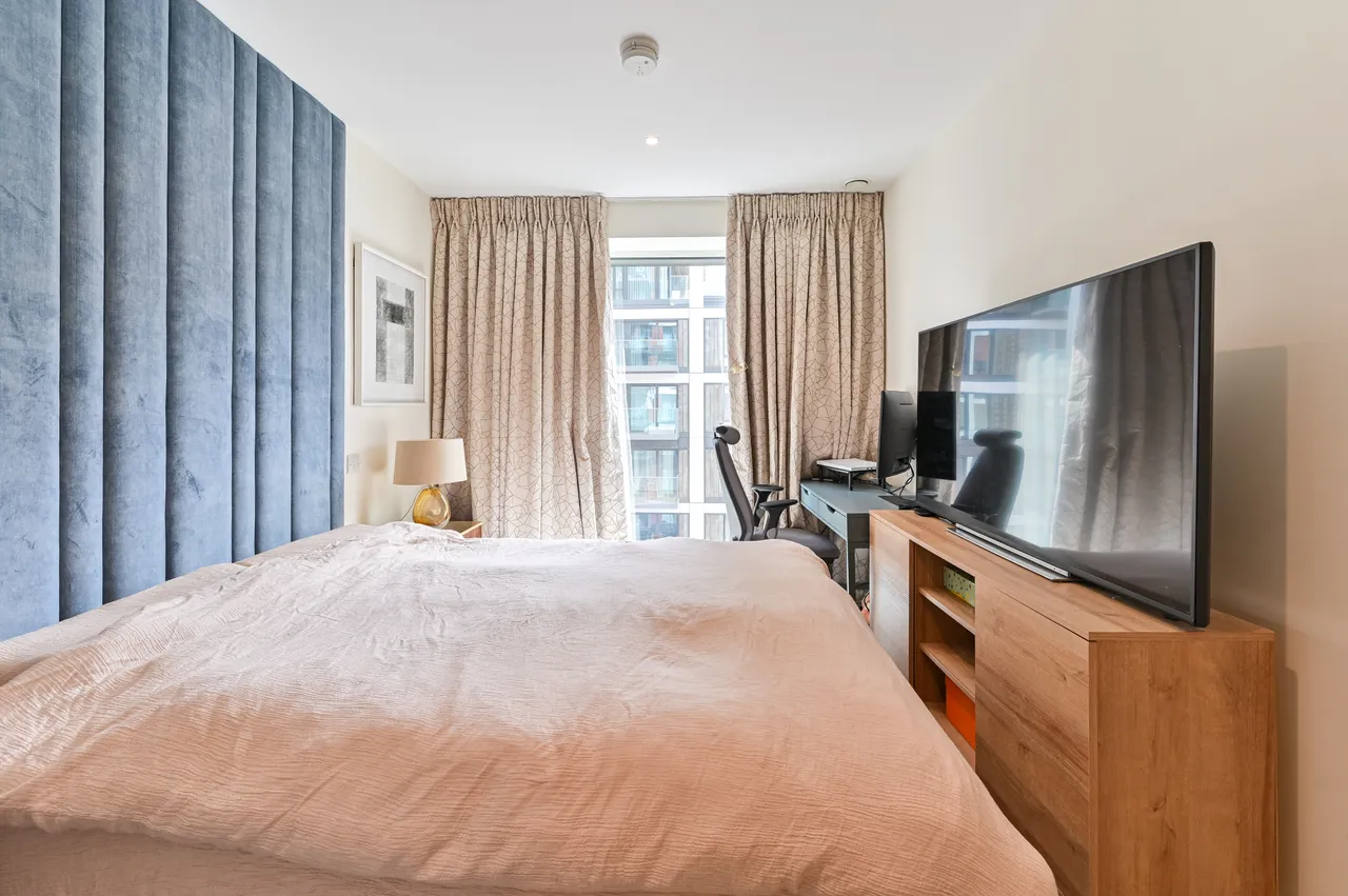 Flat 1205, Judde House, Duke of Wellington Avenue, London, photo 10