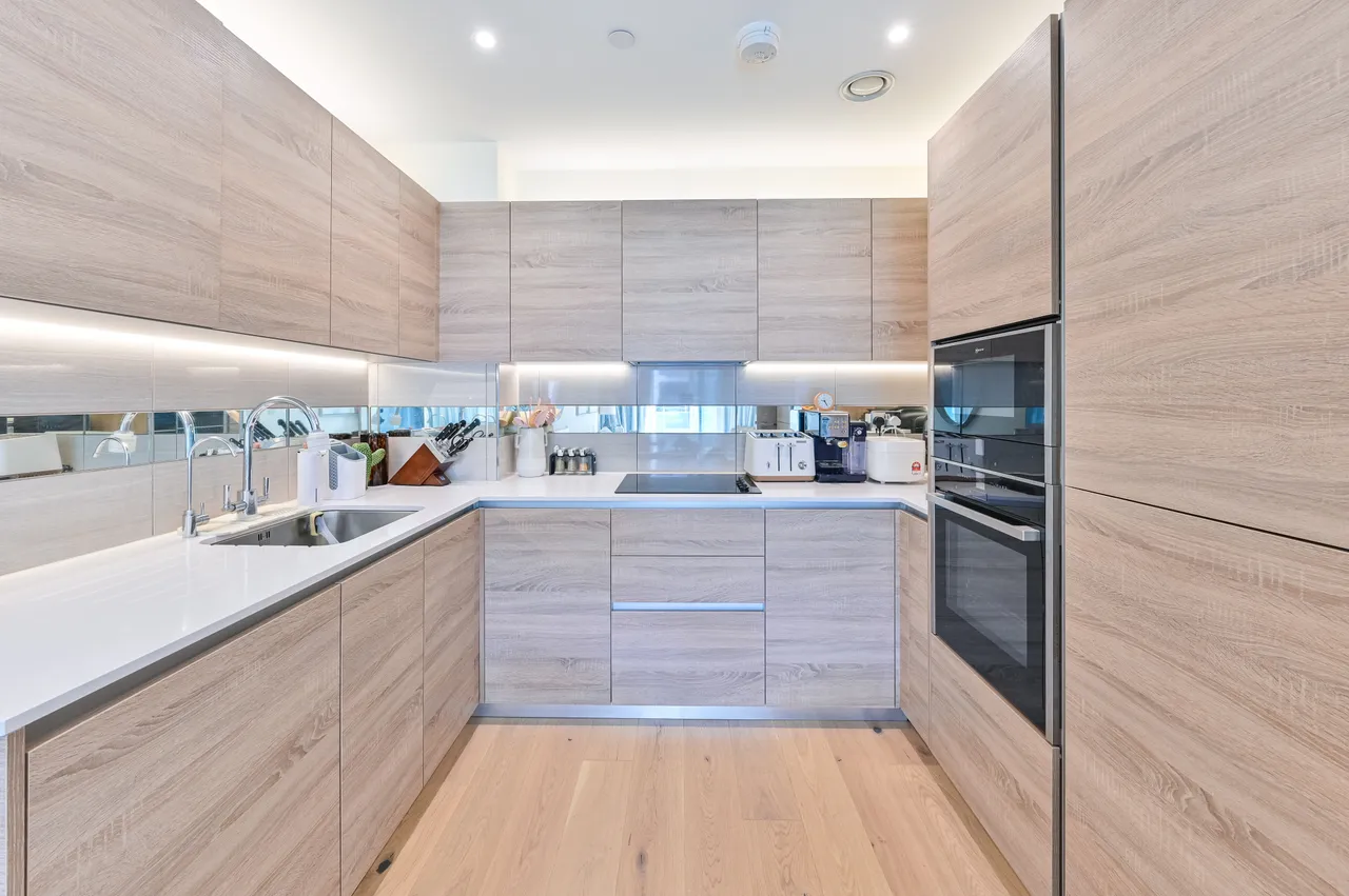 Flat 1205, Judde House, Duke of Wellington Avenue, London, photo 3