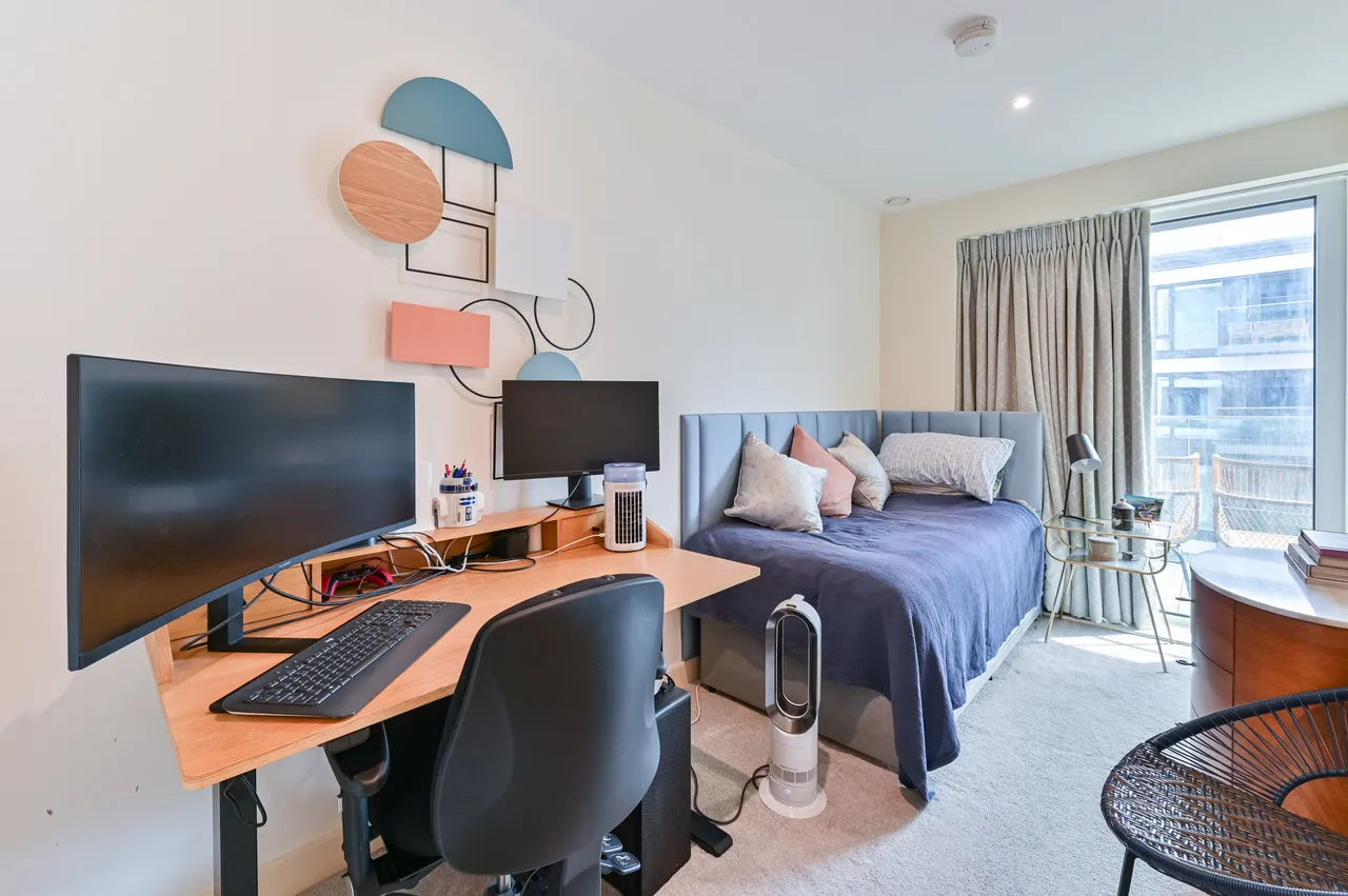 Flat 1205, Judde House, Duke of Wellington Avenue, London, photo 7